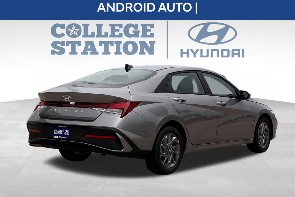 Used 2024 Hyundai Elantra SEL image 8