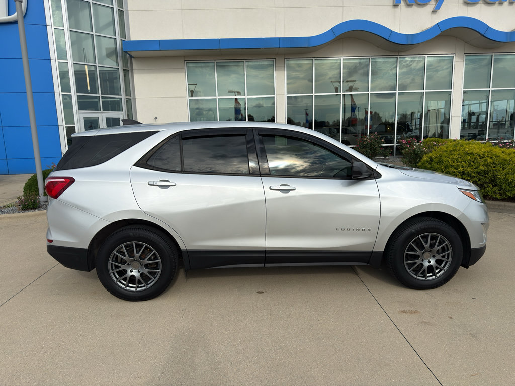 Used 2018 Chevrolet Equinox LS FWD image 4