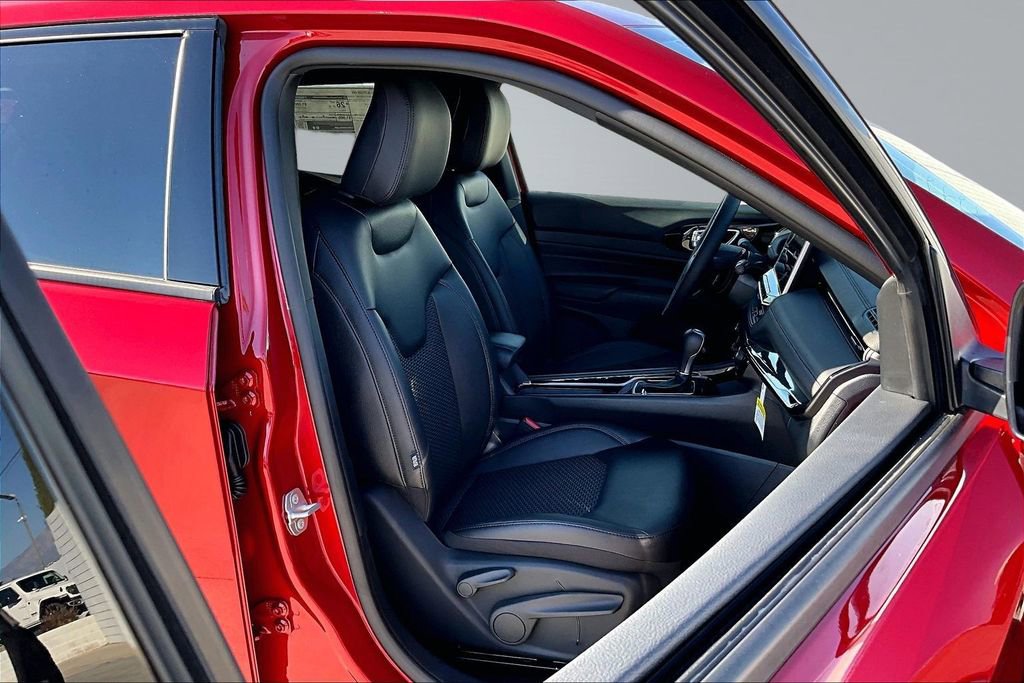 New 2026 Jeep Compass Latitude image 16