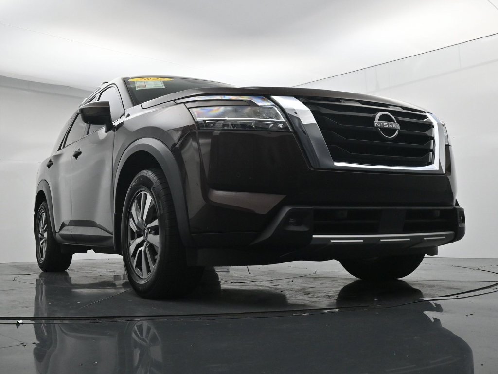 Used 2022 Nissan Pathfinder SL AWD/4WD image 32