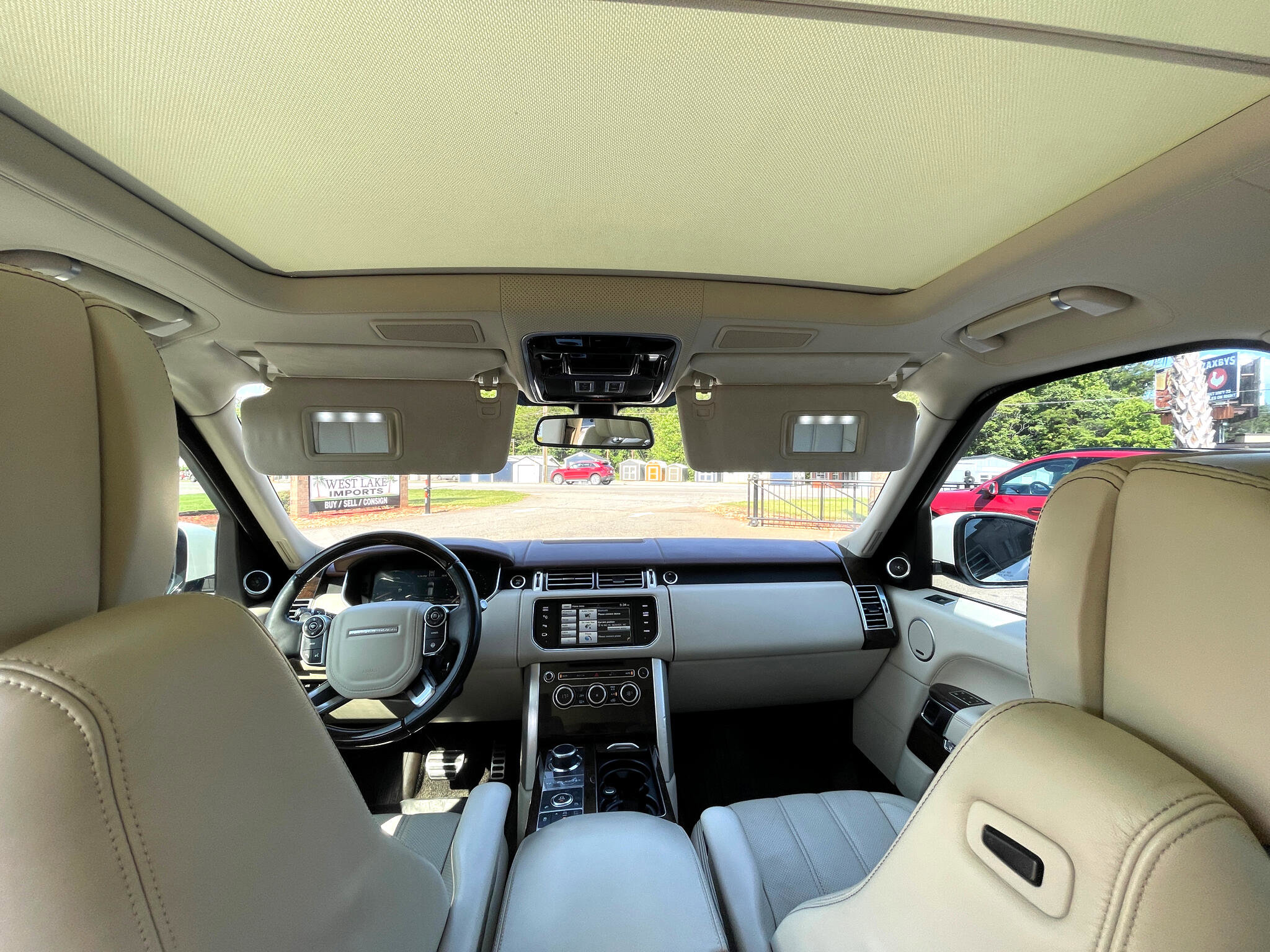 Used 2015 Land Rover Range Rover Autobiography image 45