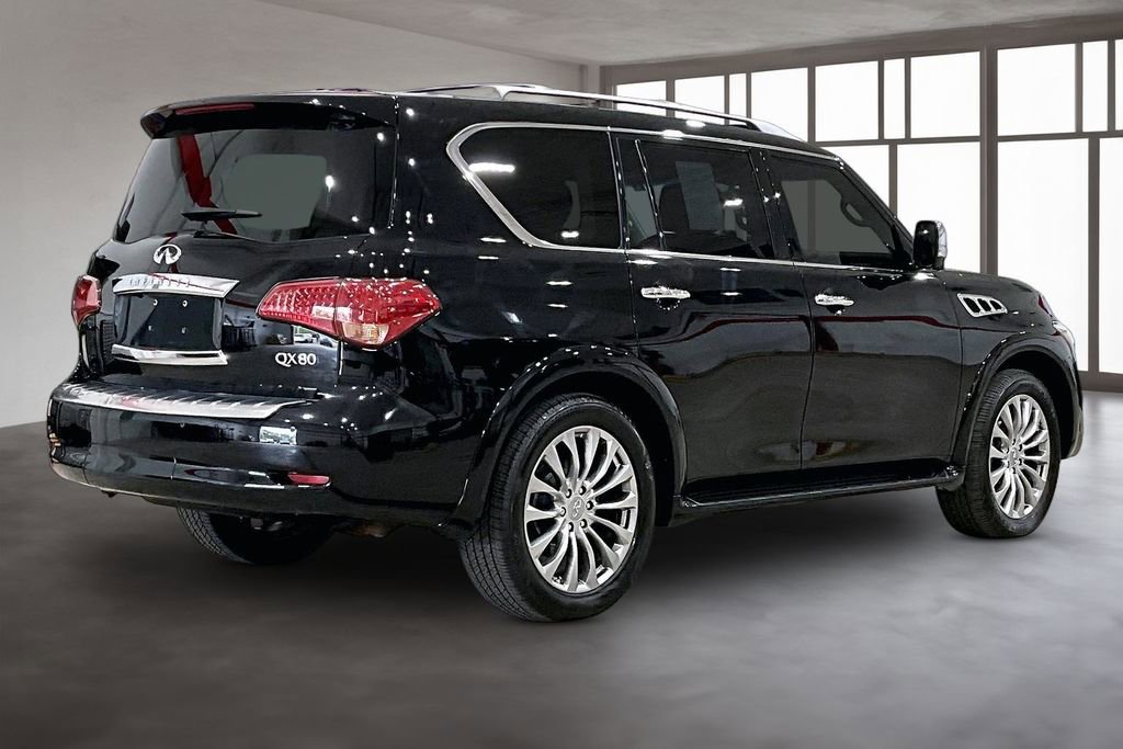 Used 2017 INFINITI QX80 4WD w/ Deluxe Technology Package image 2