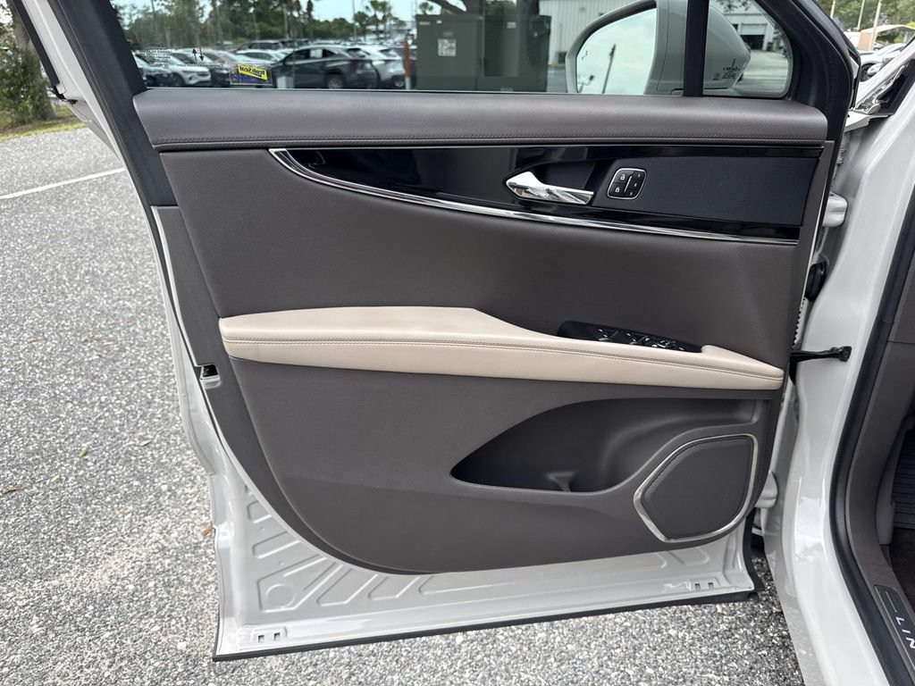 Certified 2023 Lincoln Nautilus Reserve AWD/4WD image 18