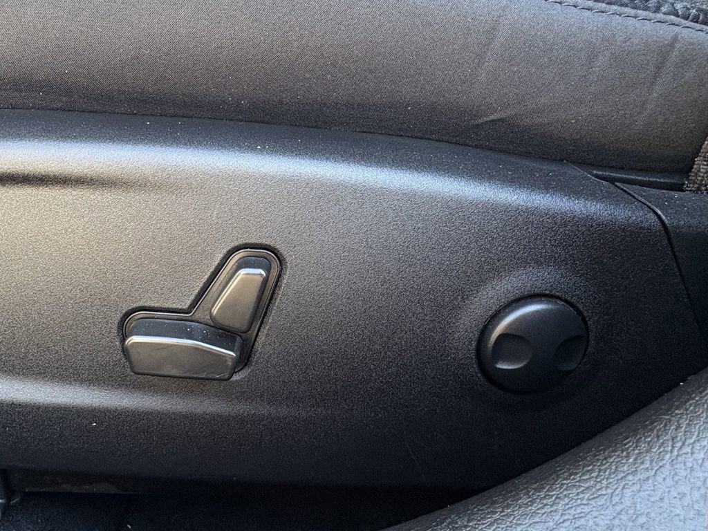 Used 2022 Chrysler 300 Touring image 27