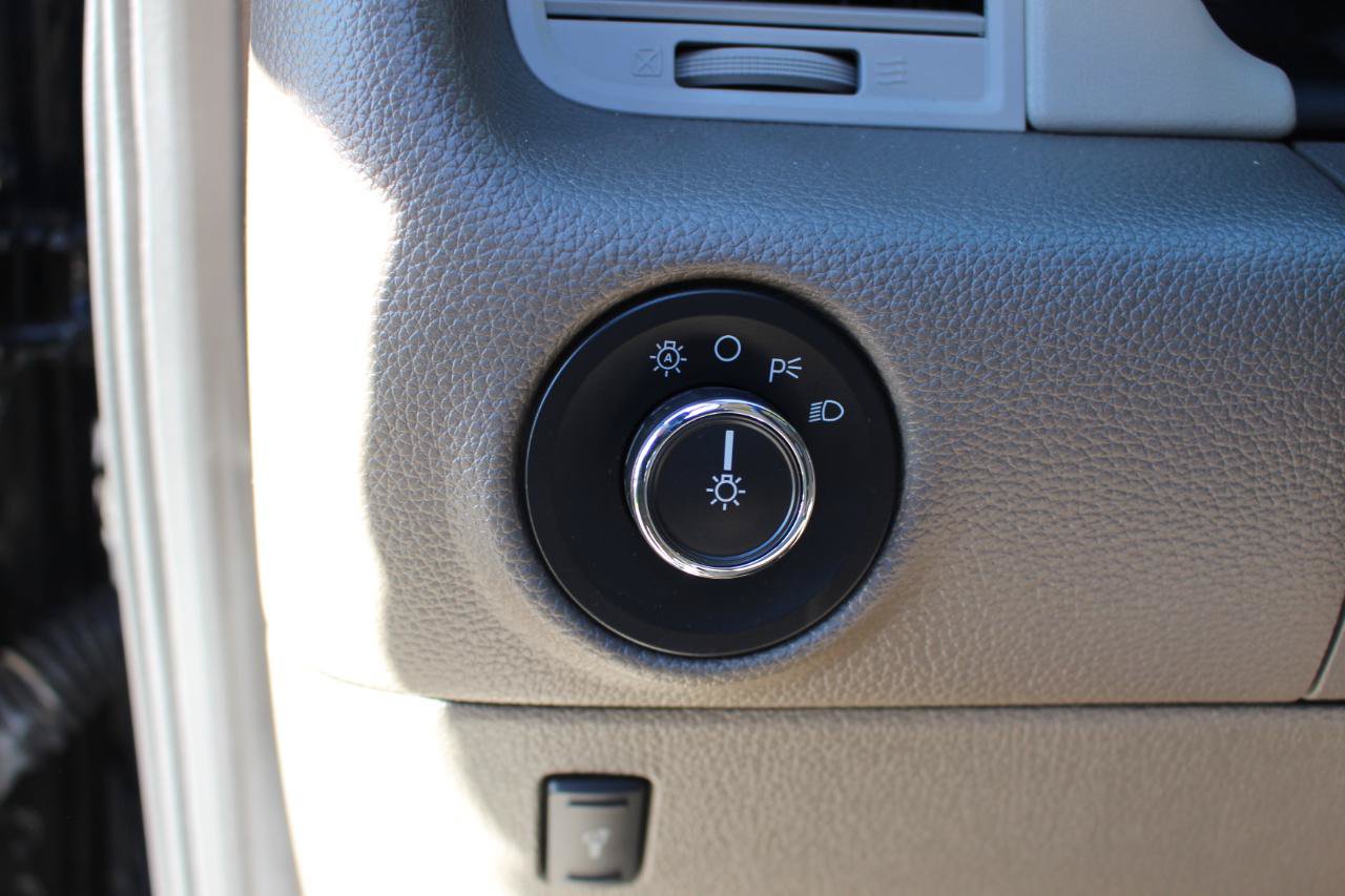 Used 2016 Lincoln Navigator L Select AWD/4WD image 18