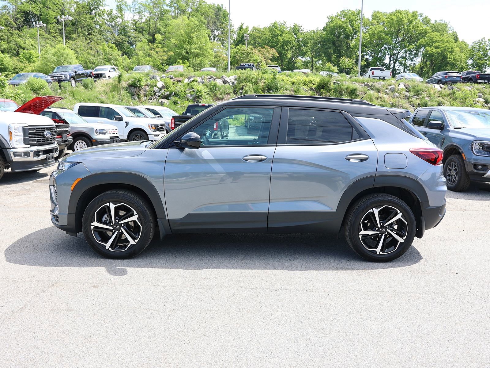 Used 2022 Chevrolet TrailBlazer RS w/ Sun and Liftgate Package AWD/4WD image 4