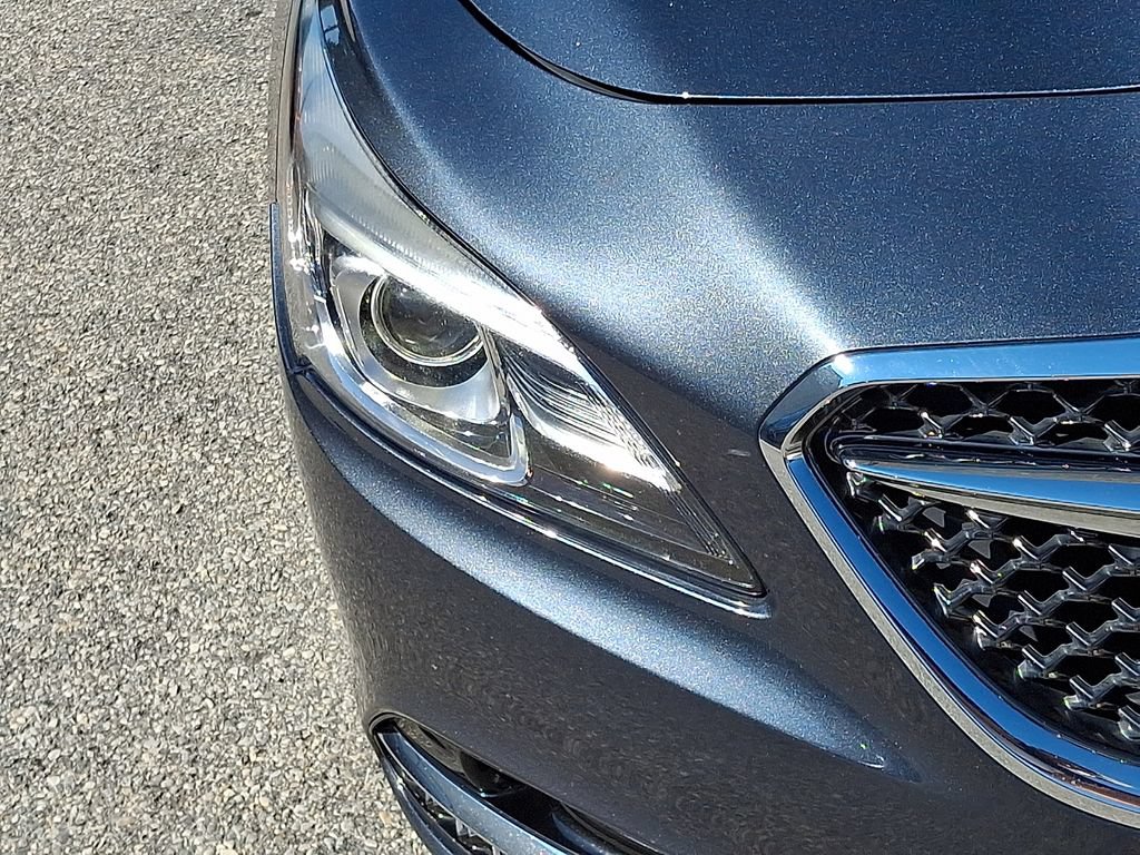 Used 2019 Buick LaCrosse Avenir FWD image 9