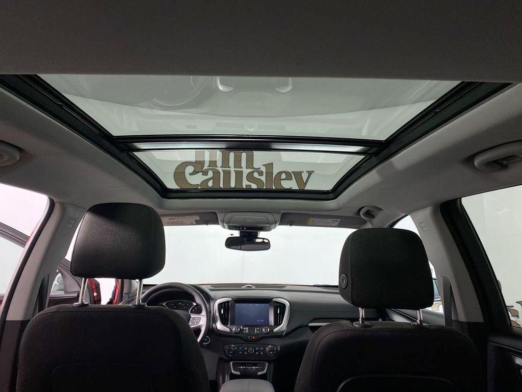 Used 2023 GMC Terrain SLE w/ Driver Convenience Package image 21