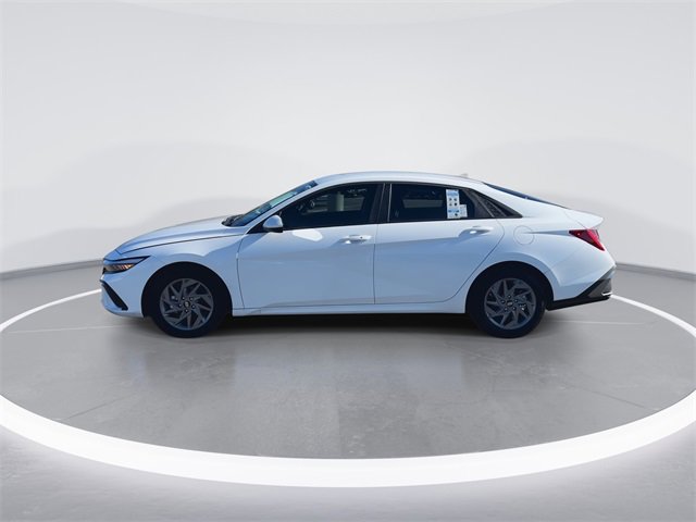 Certified 2025 Hyundai Elantra Blue image 5