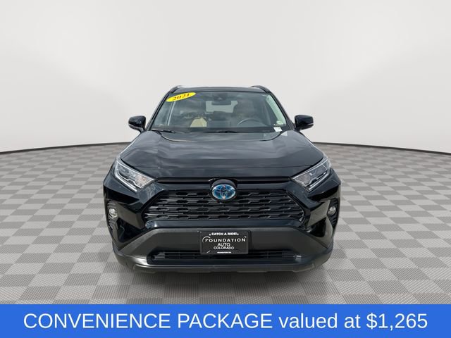 Used 2021 Toyota RAV4 XLE w/ Convenience Package image 3
