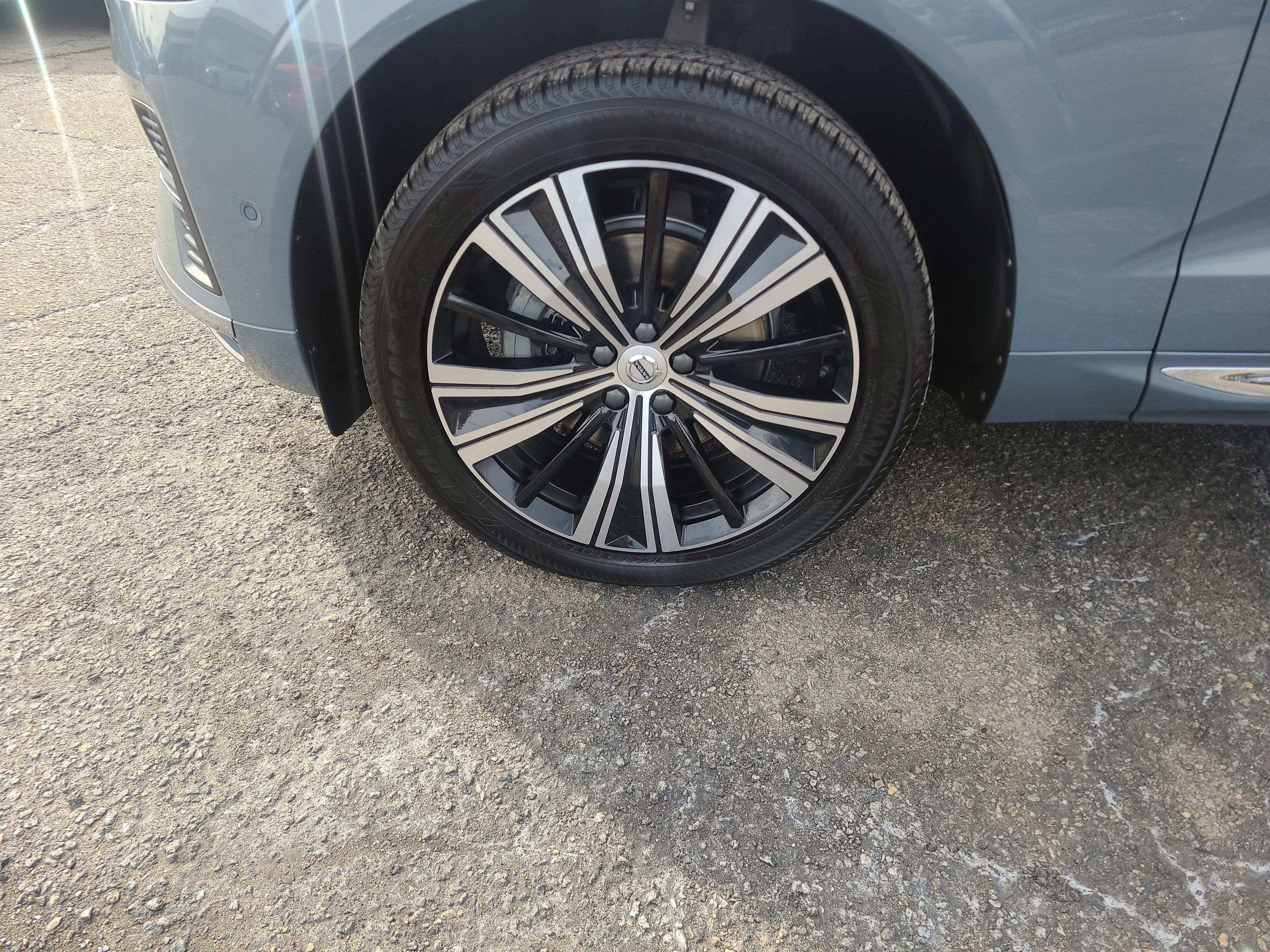 Used 2023 Volvo XC60 B5 Ultimate image 10