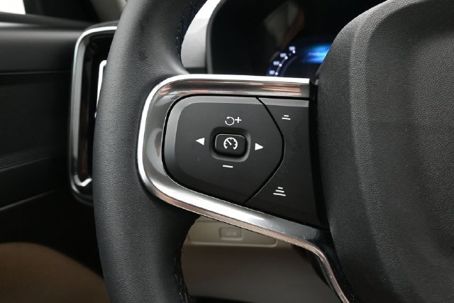 Used 2026 Volvo XC40 B5 Plus AWD/4WD image 25