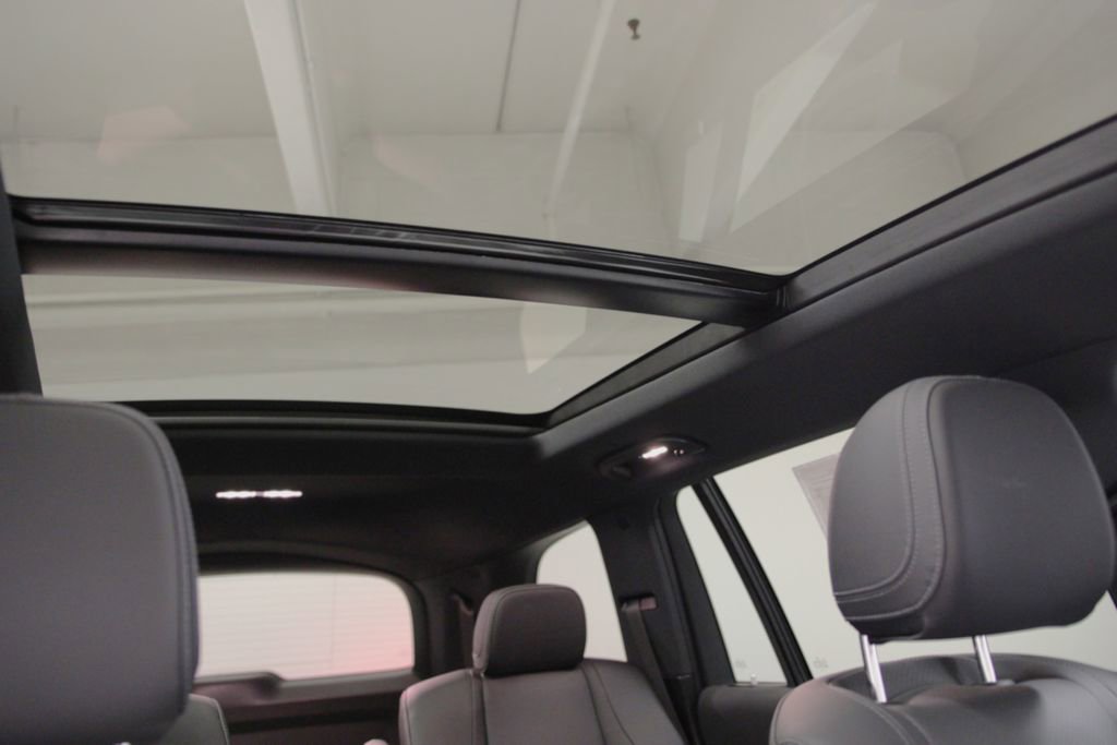 Certified 2025 Mercedes-Benz GLS 450 4MATIC image 24
