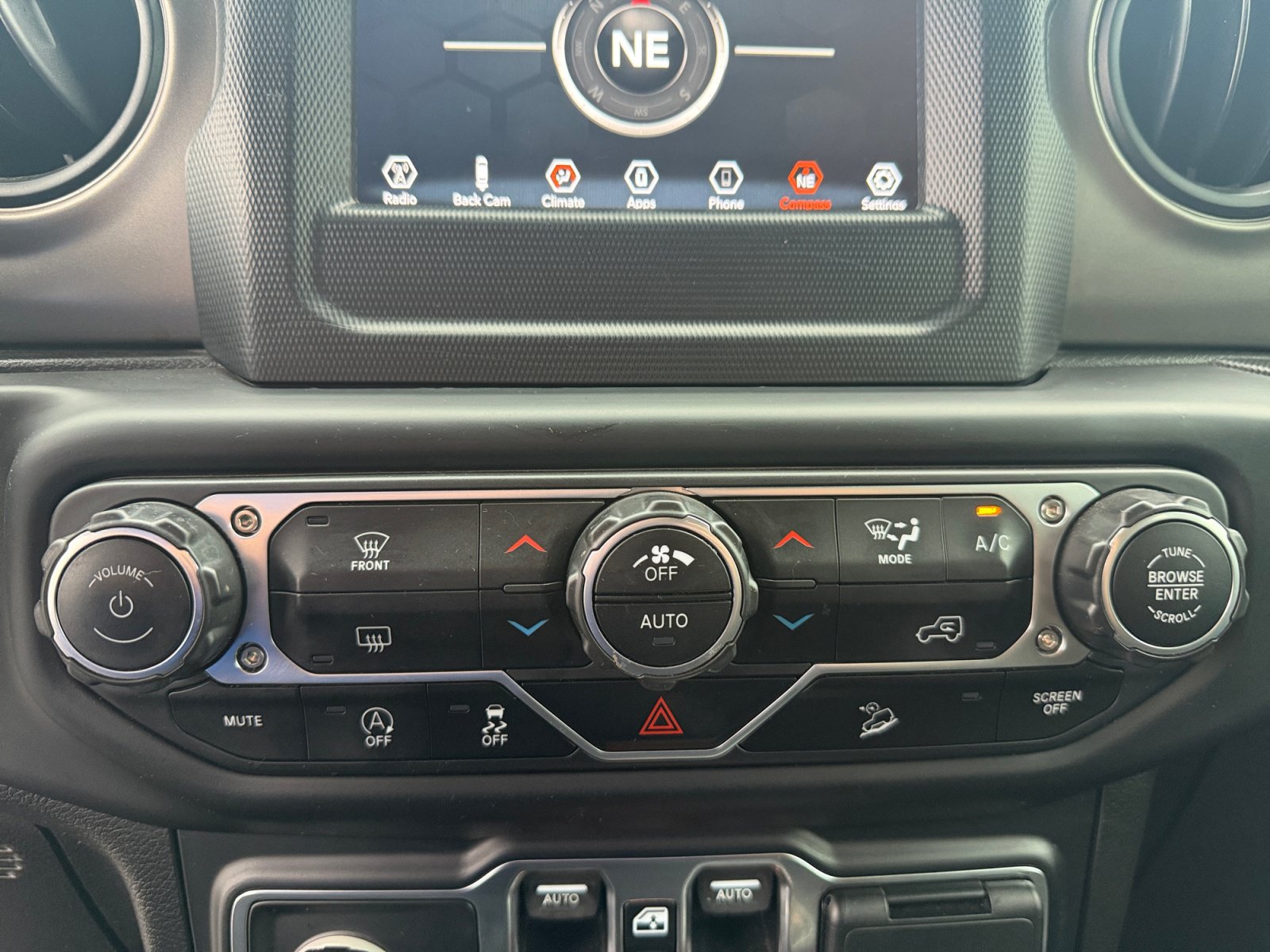 Used 2019 Jeep Wrangler Unlimited Sport S AWD/4WD image 24