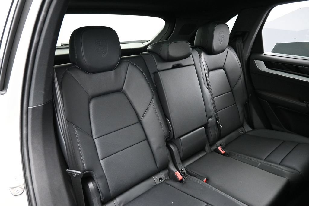 Certified 2026 Porsche Cayenne E-Hybrid AWD/4WD image 27