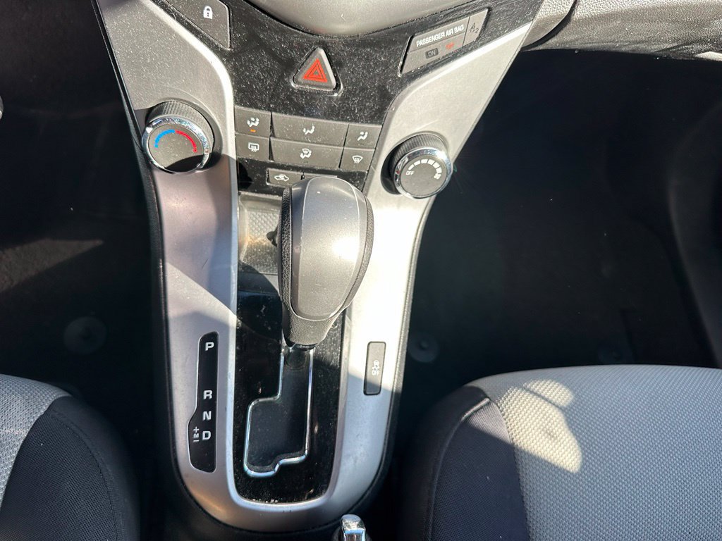 Used 2013 Chevrolet Cruze LS FWD image 12