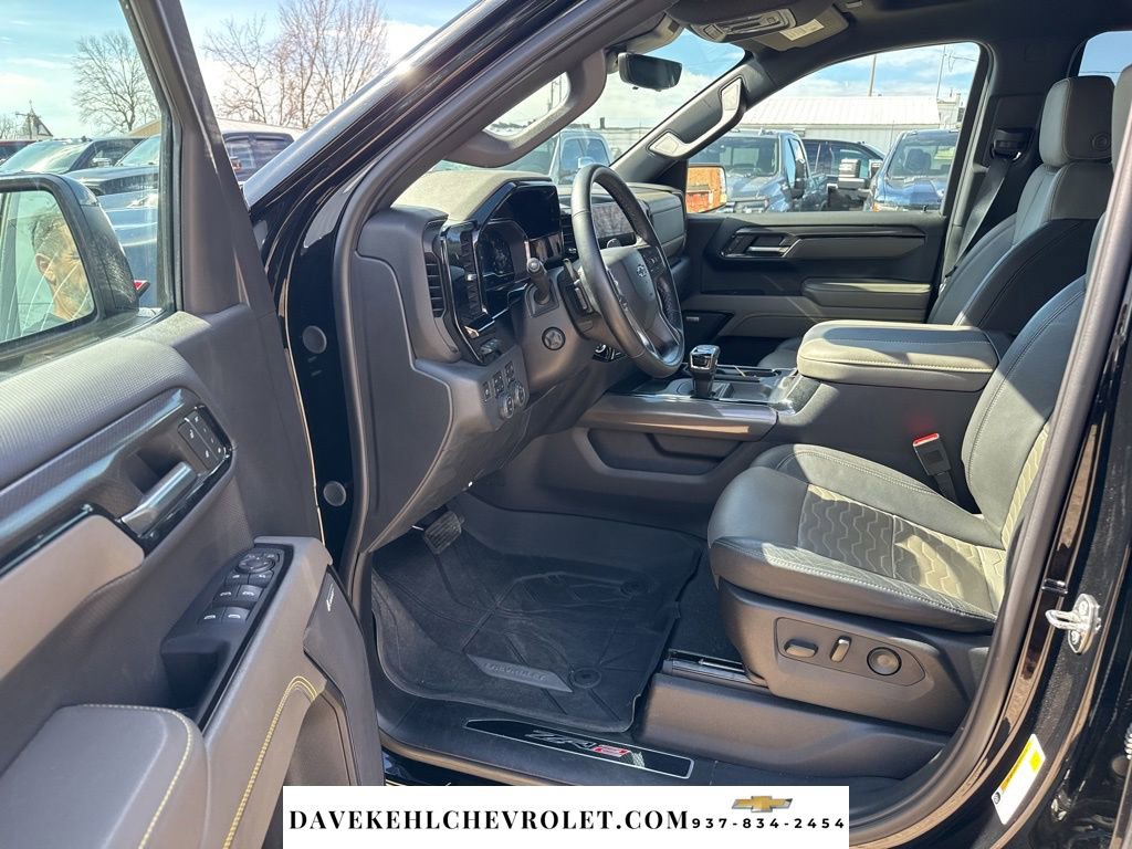 Used 2024 Chevrolet Silverado 1500 ZR2 w/ Technology Package image 17