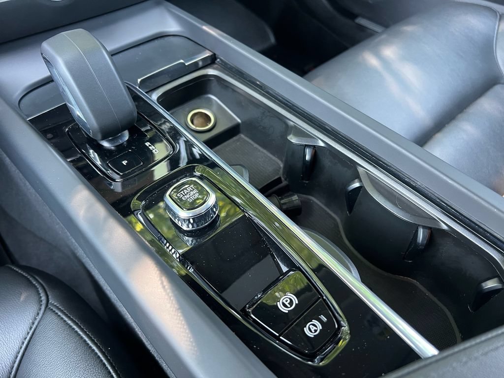 Certified 2025 Volvo S60 B5 Core AWD/4WD image 18