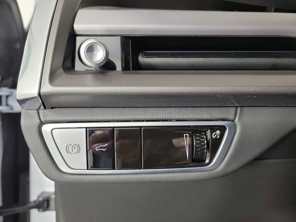 New 2026 Cadillac Vistiq Sport AWD/4WD image 31