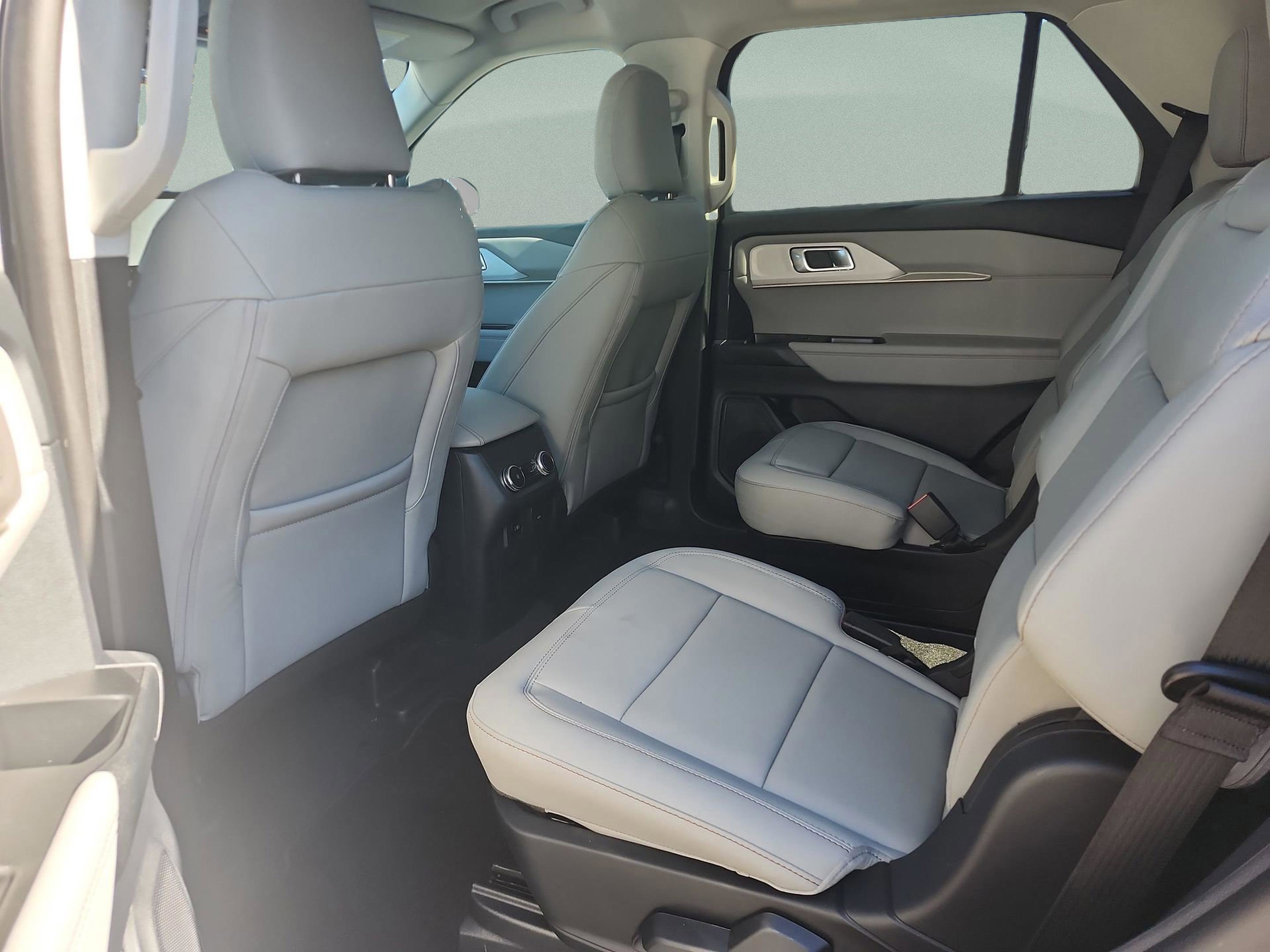 New 2026 Ford Explorer Active w/ Active Comfort Package image 16