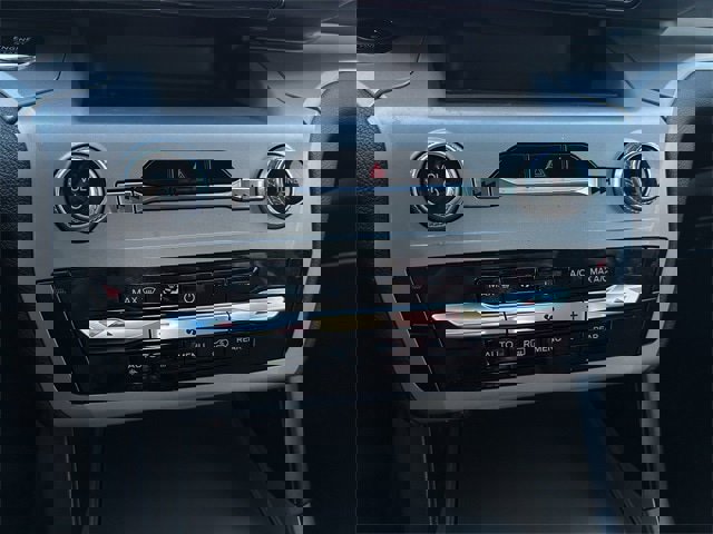 Used 2023 Ford Explorer XLT image 20