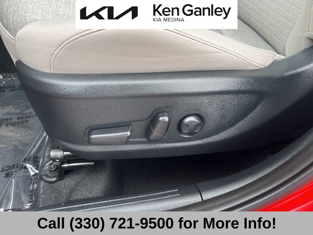 Certified 2025 Kia Soul EX image 29