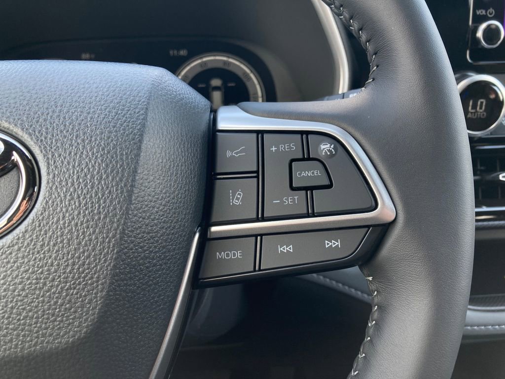 New 2026 Toyota Highlander XSE AWD/4WD image 9