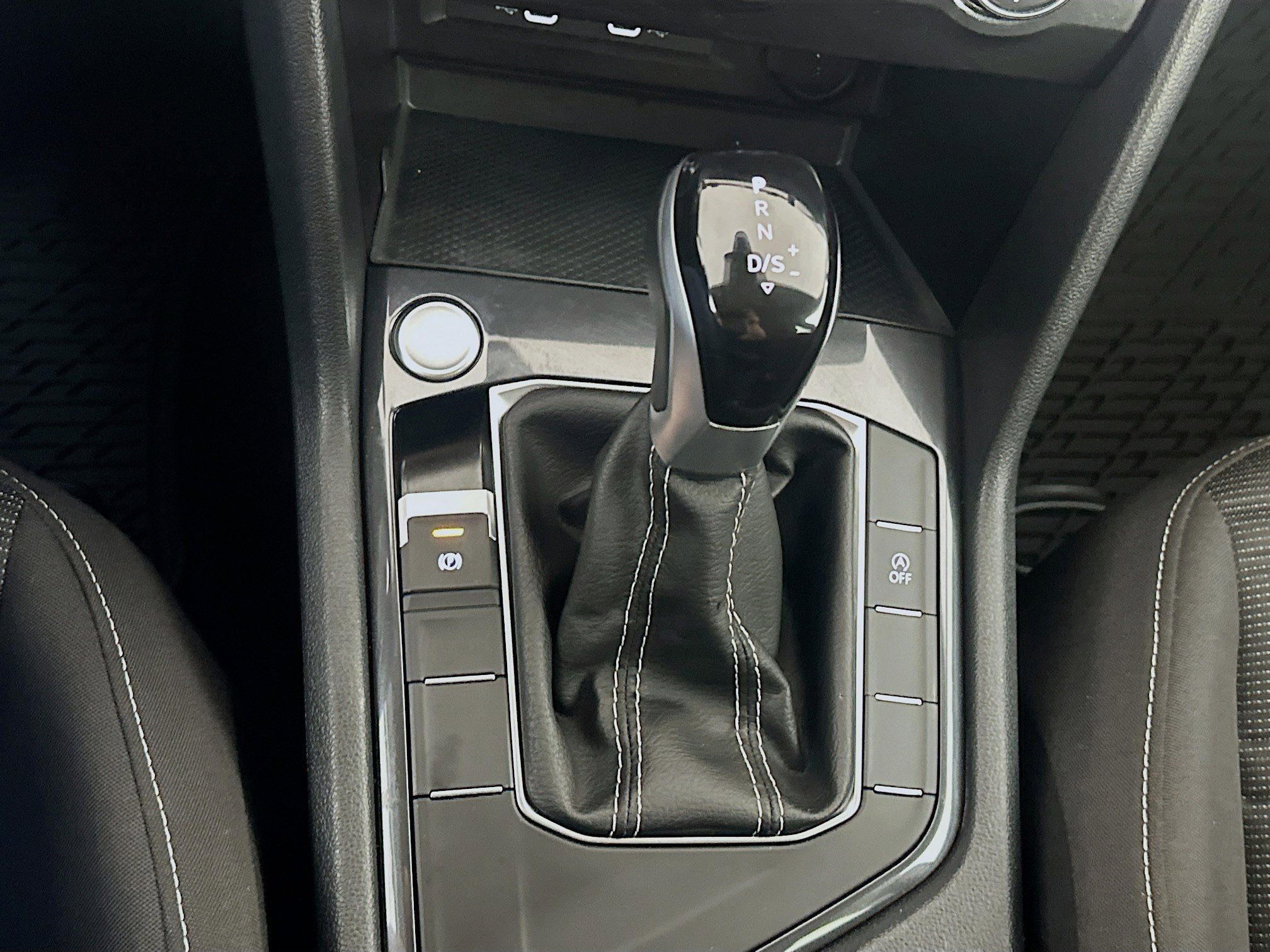 Used 2024 Volkswagen Tiguan S image 24