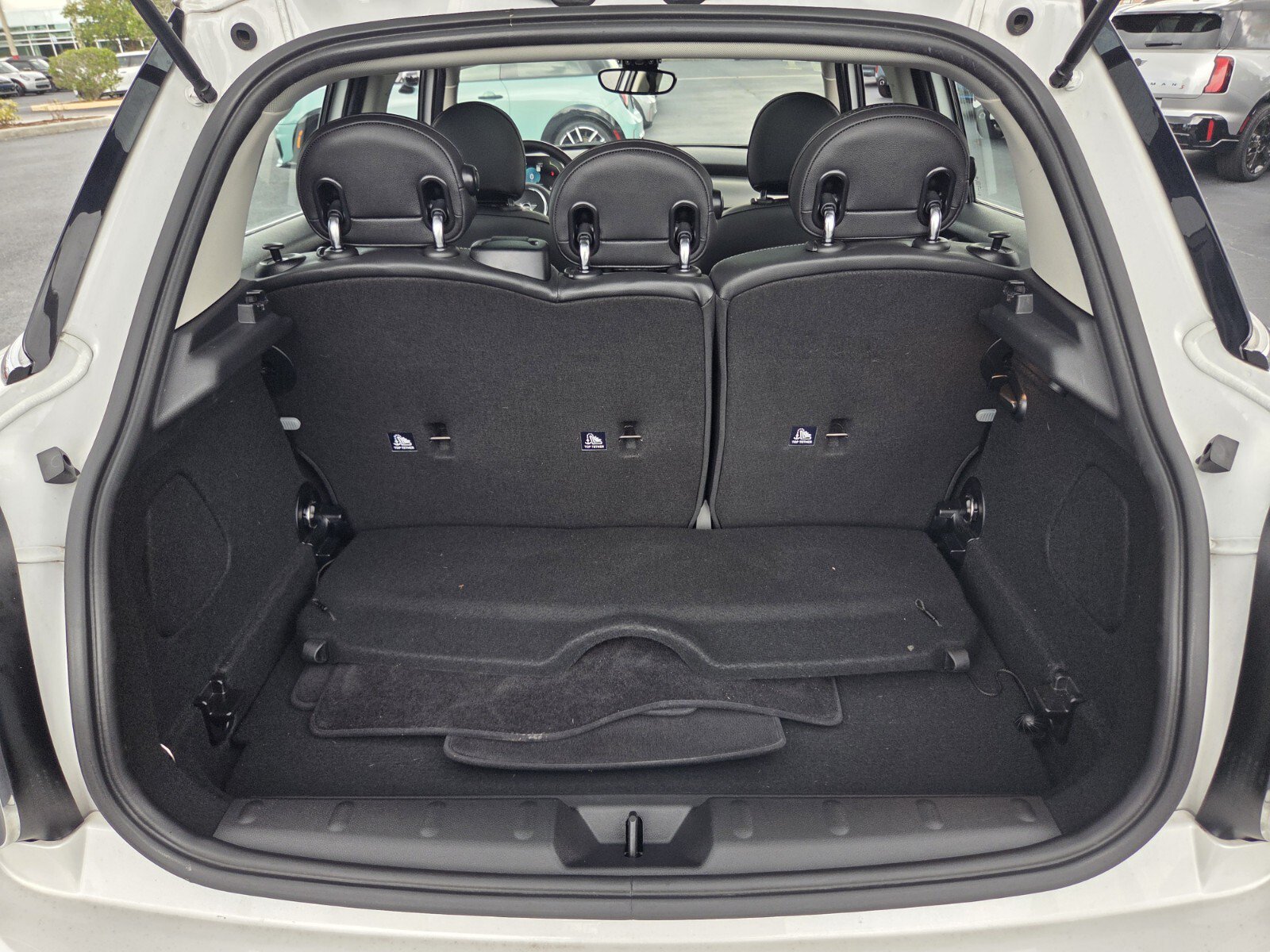 Used 2024 MINI Cooper 4-Door Hardtop FWD image 15