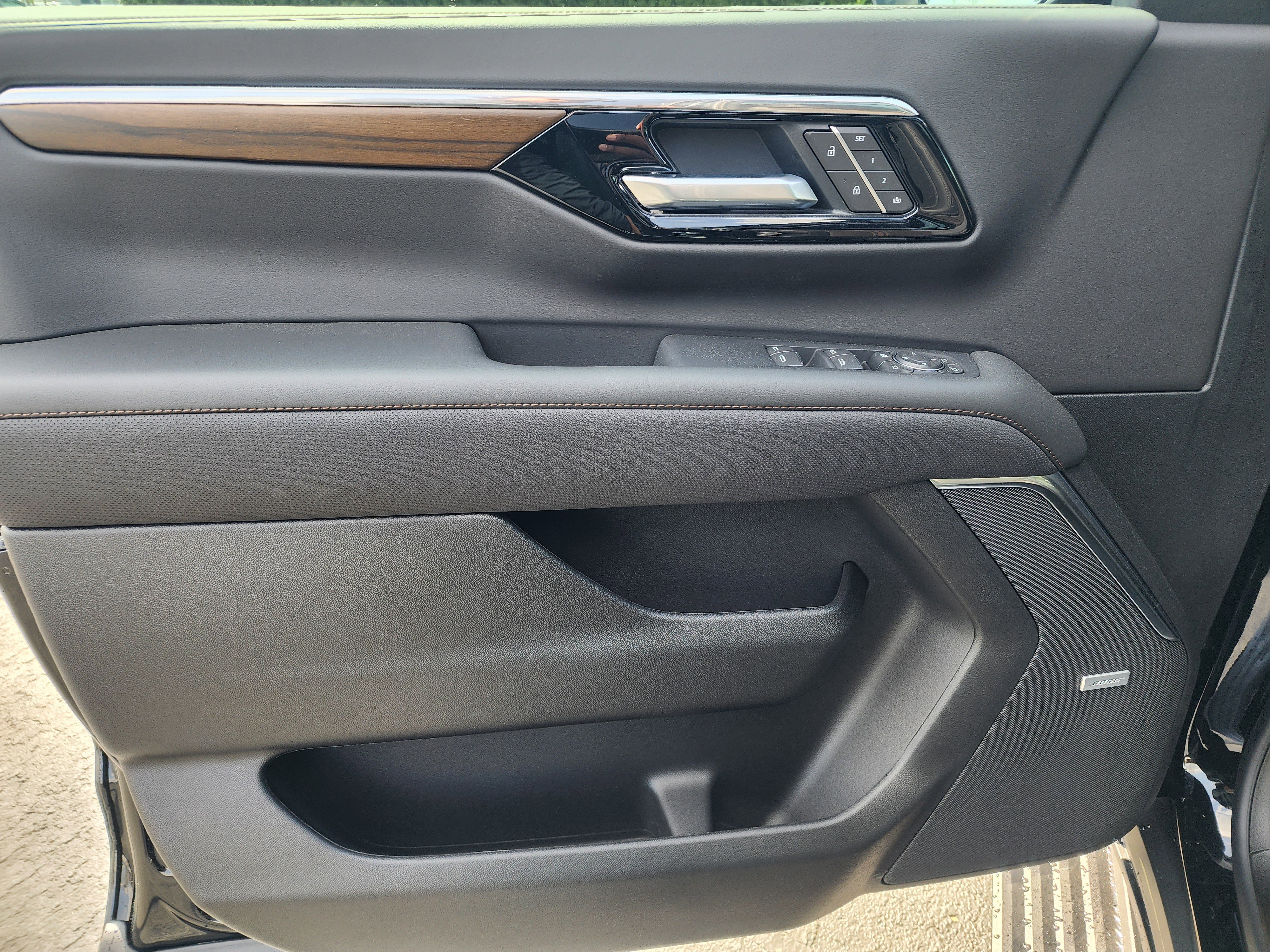 New 2026 Chevrolet Suburban High Country RWD image 24