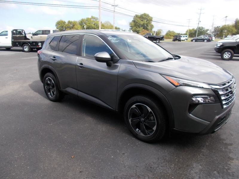 Used 2024 Nissan Rogue SV image 11