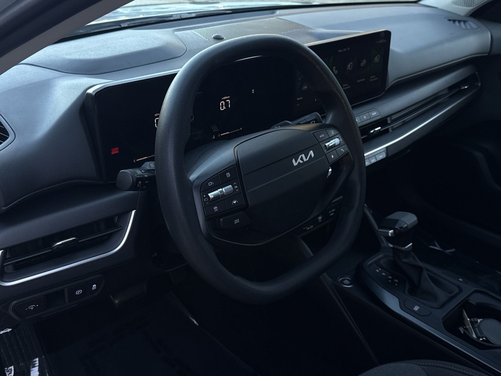 Used 2025 Kia K4 FWD image 21