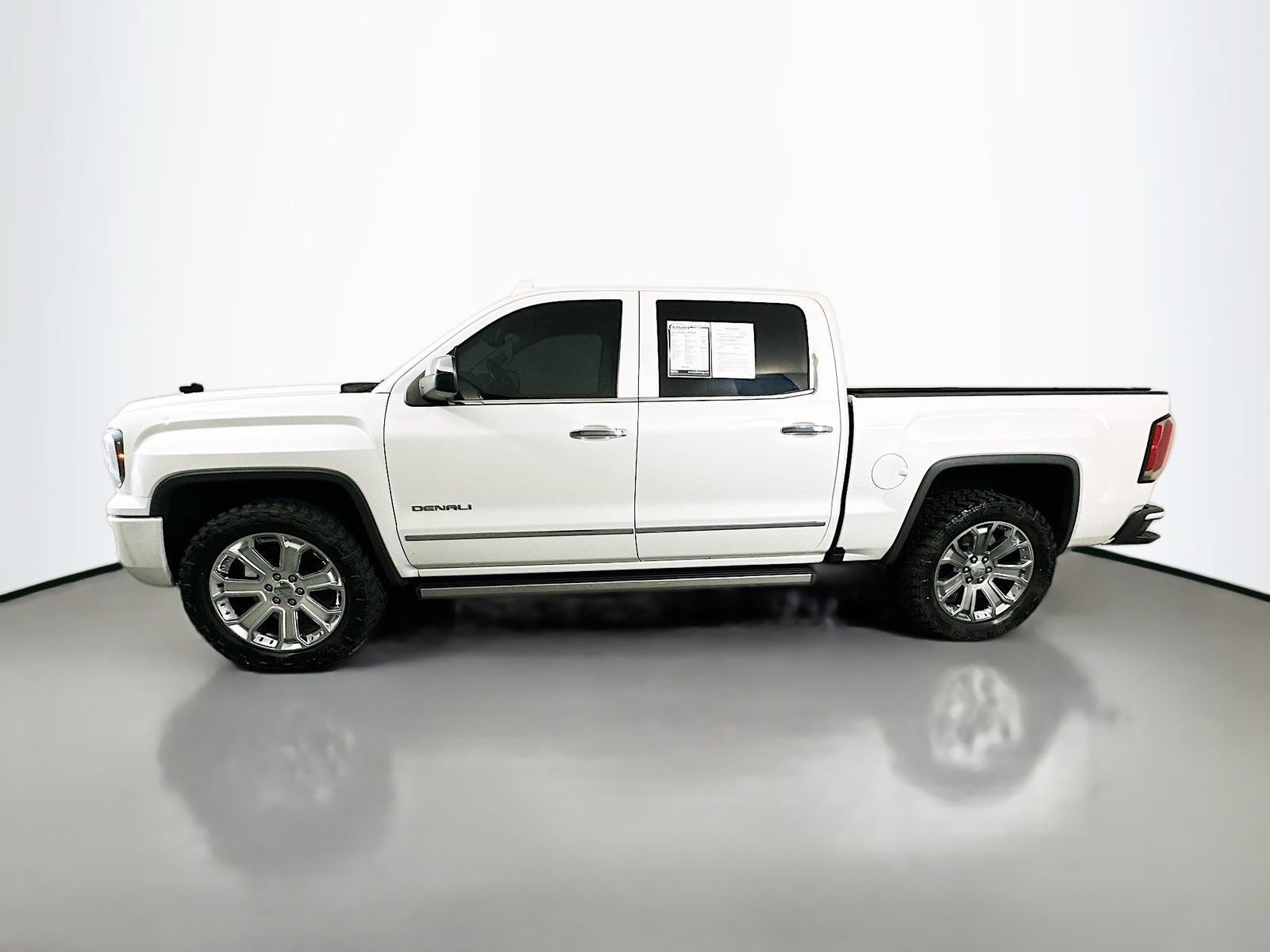 Used 2017 GMC Sierra 1500 Denali w/ Denali Ultimate Package AWD/4WD image 4
