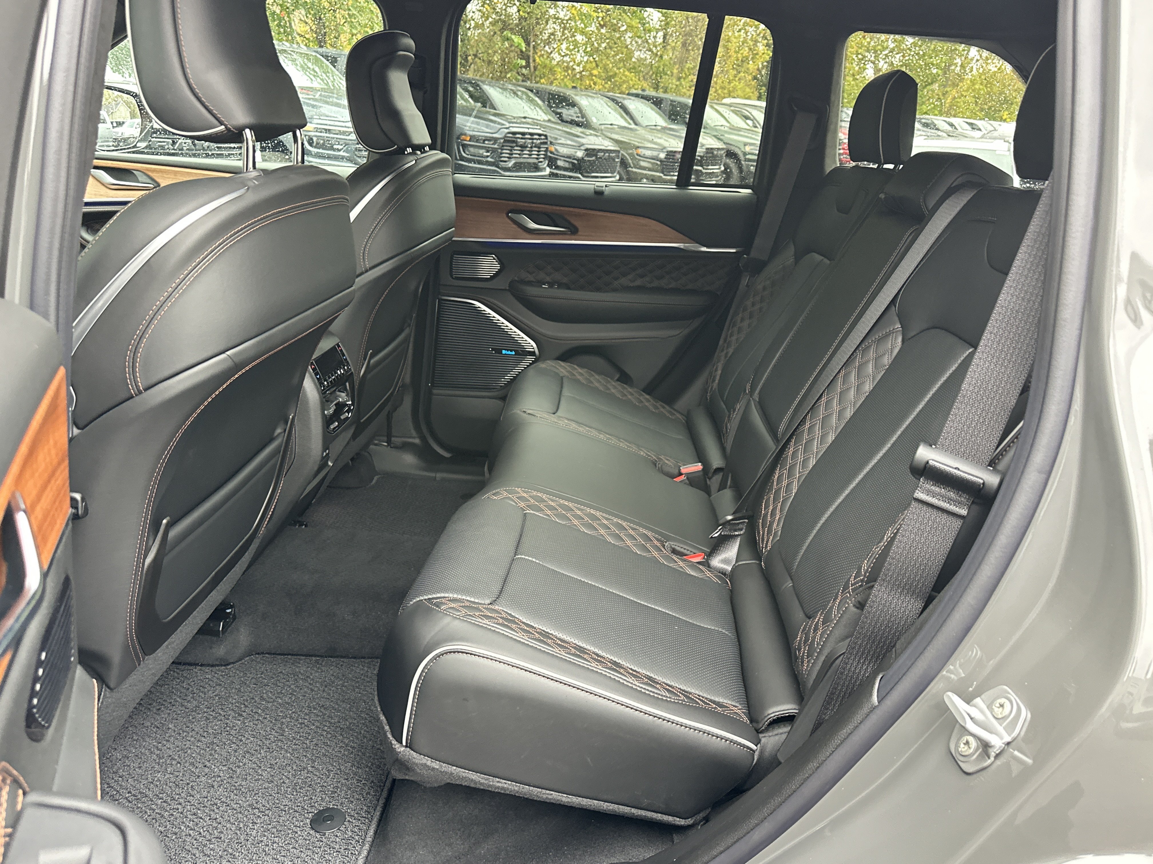 New 2027 Jeep Grand Cherokee Summit AWD/4WD image 32