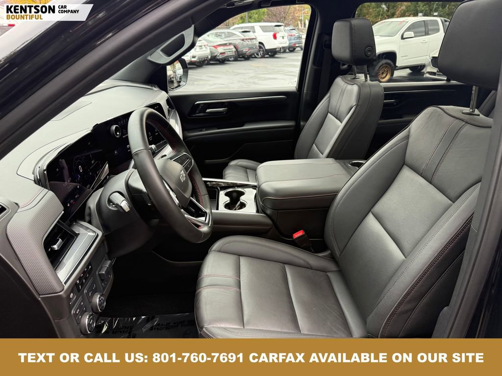 Used 2025 Chevrolet Suburban RST image 32