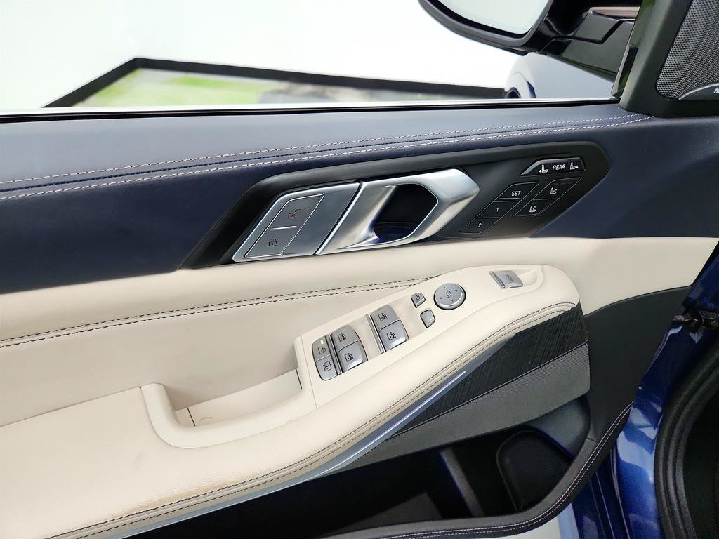 Used 2022 BMW ALPINA XB7 AWD/4WD image 21