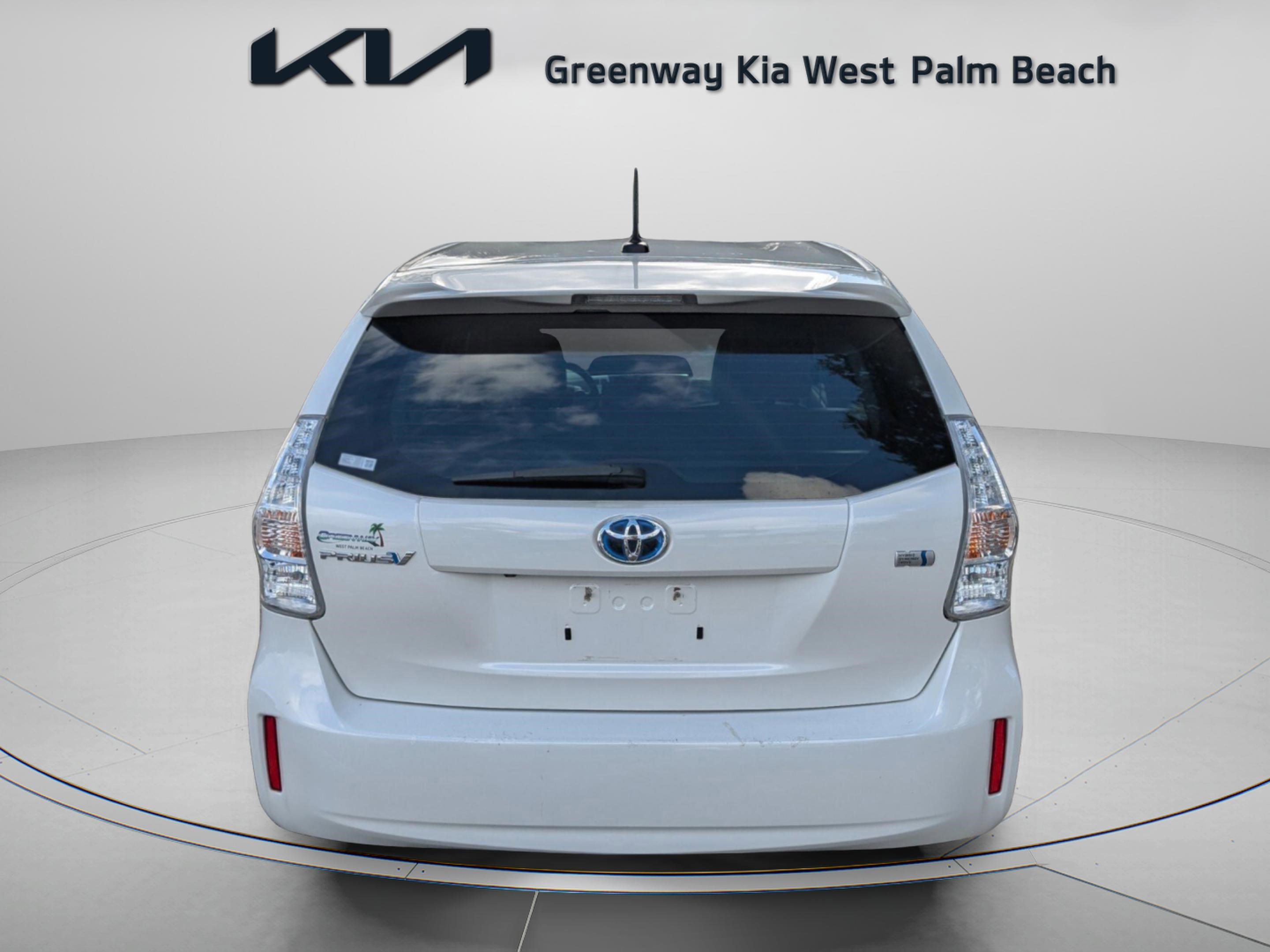 Used 2013 Toyota Prius V Five image 7