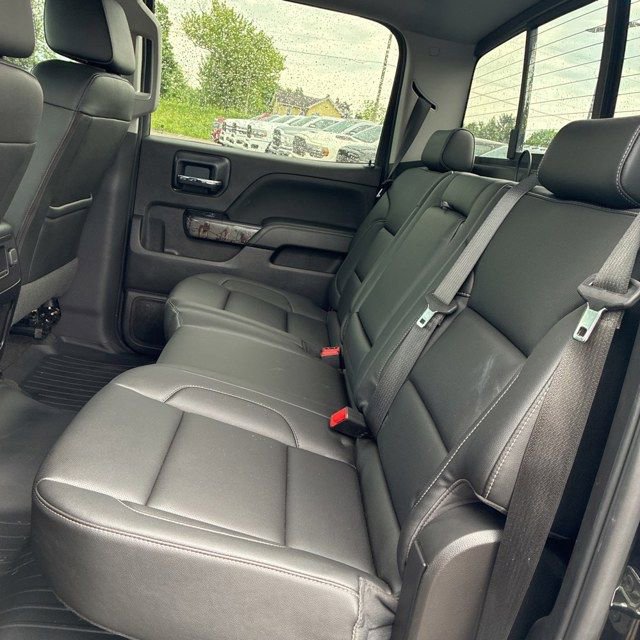 Used 2018 Chevrolet Silverado 1500 LTZ Z71 w/ Realtree Edition AWD/4WD image 10