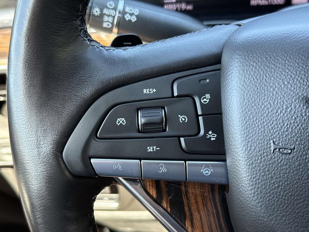 Used 2023 Cadillac Escalade Premium Luxury w/ Performance Package AWD/4WD image 38