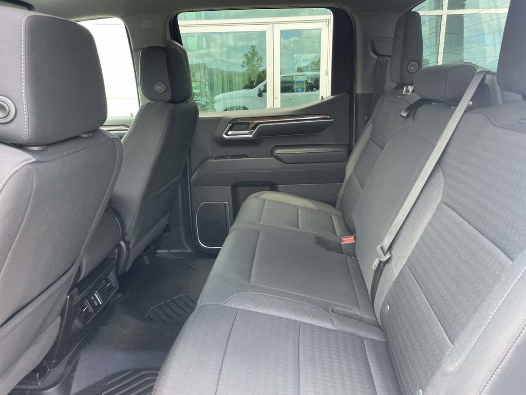 Used 2022 Chevrolet Silverado 1500 LT AWD/4WD image 11