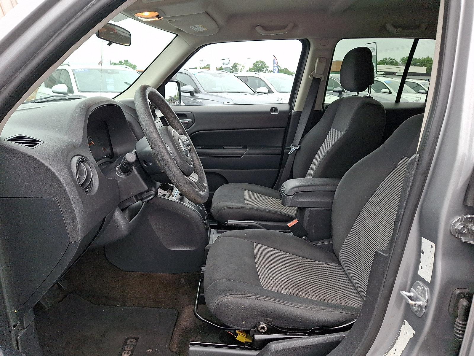 Used 2015 Jeep Patriot Sport w/ Power Value Group FWD image 13