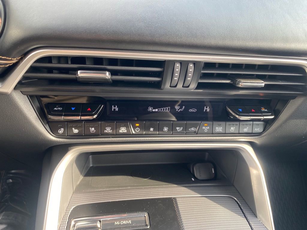 Certified 2025 MAZDA CX-70 Plug-In Hybrid w/ Premium Plus image 24