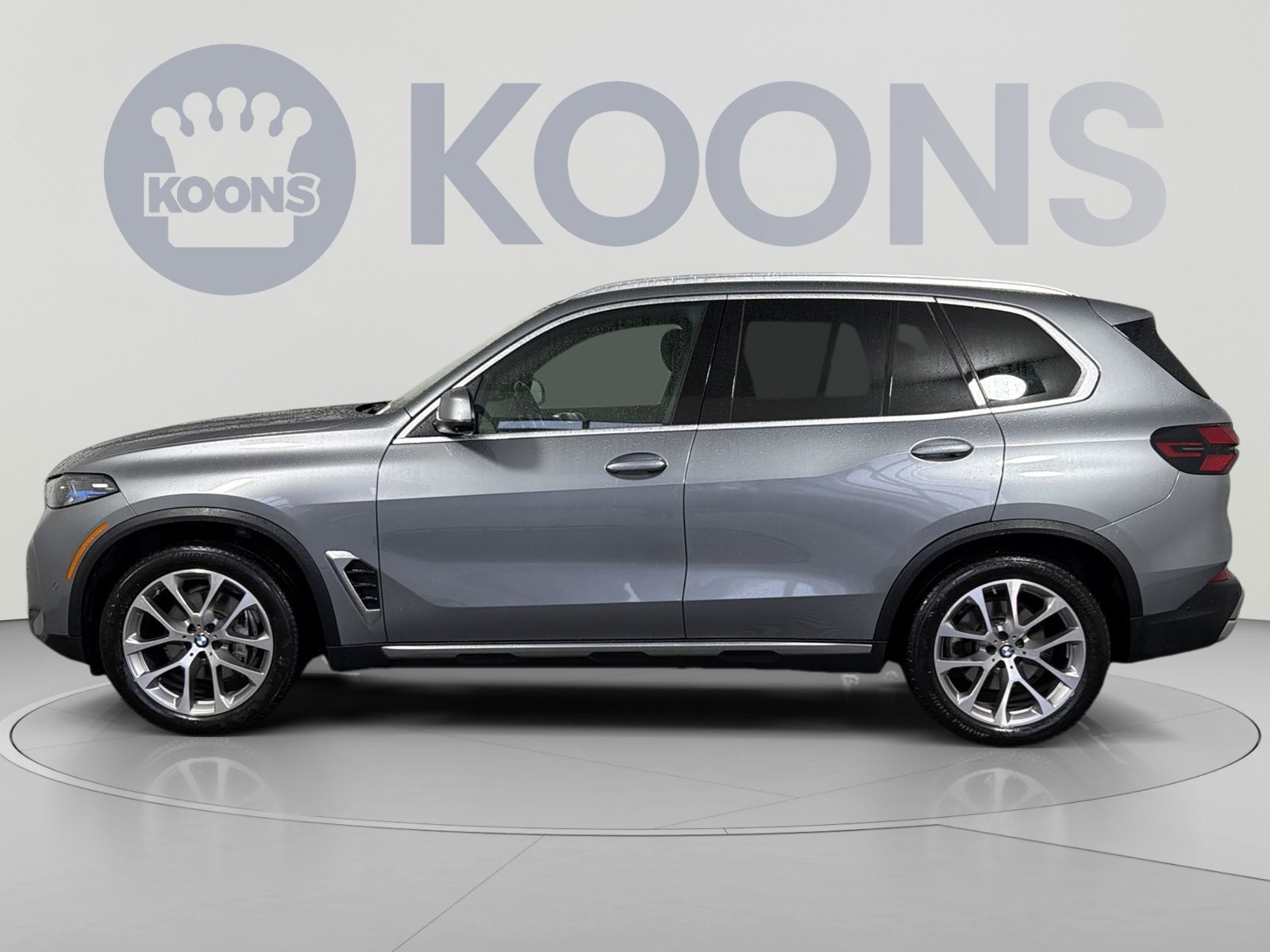 Used 2024 BMW X5 xDrive40i w/ Premium Package AWD/4WD image 2