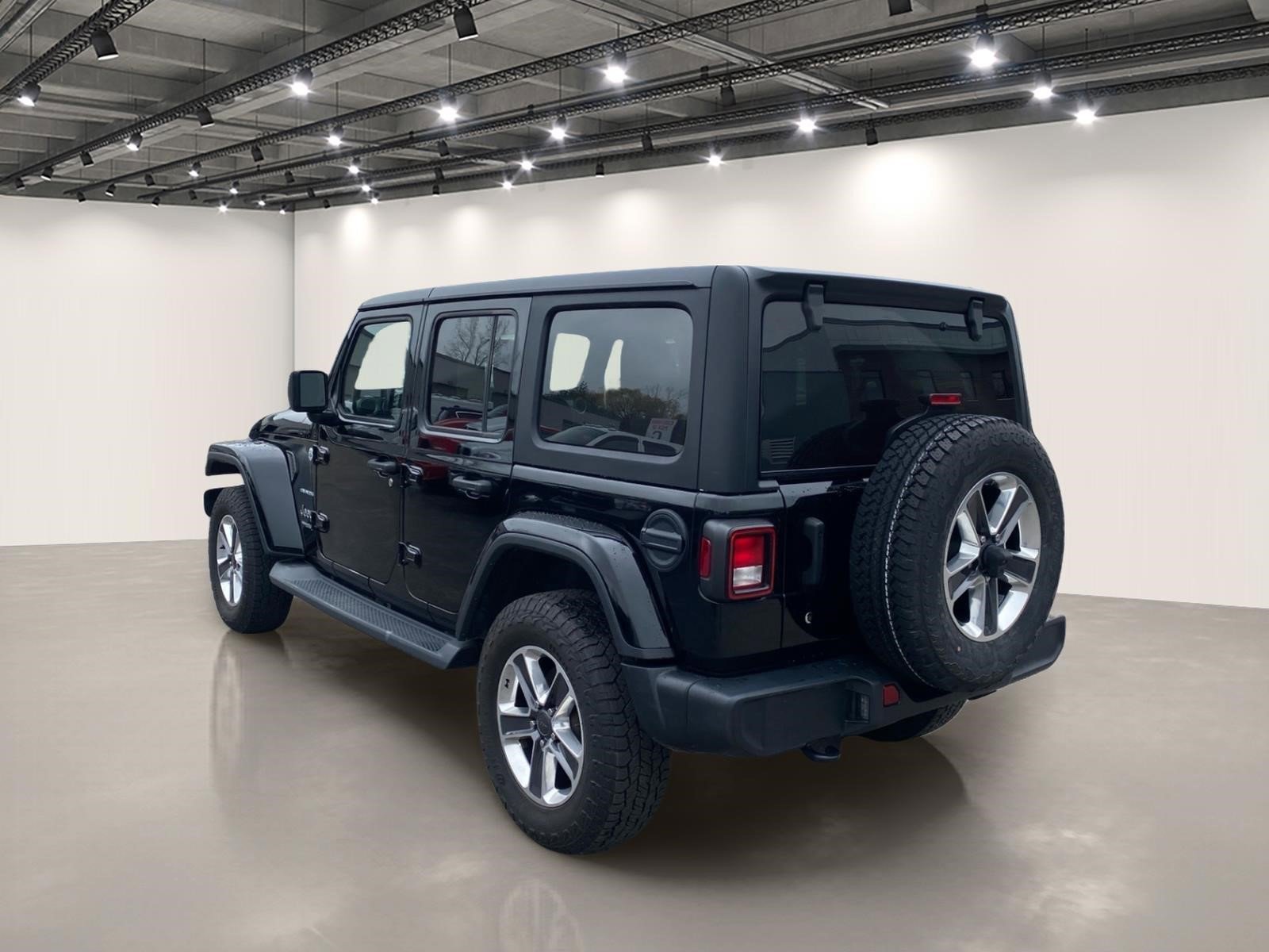 Used 2020 Jeep Wrangler Unlimited Sahara w/ Cold Weather Group image 5