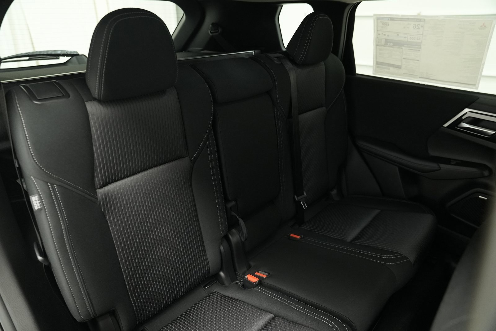 Used 2025 Mitsubishi Outlander ES image 30