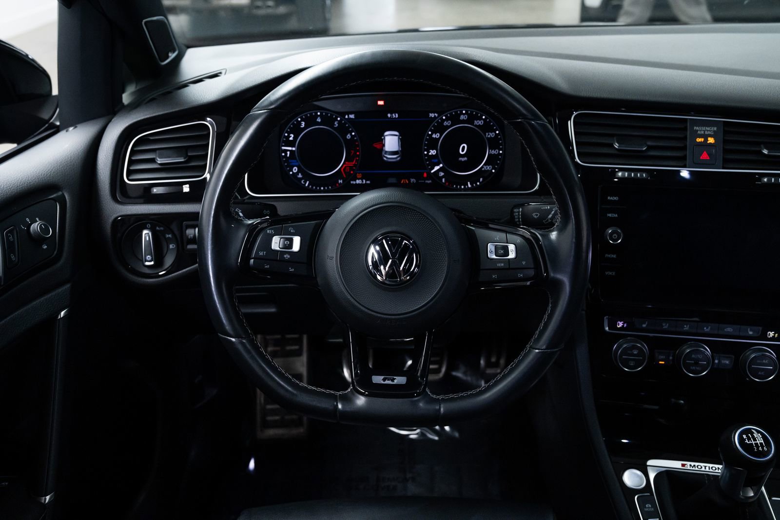 Used 2019 Volkswagen Golf R 4-Door image 11