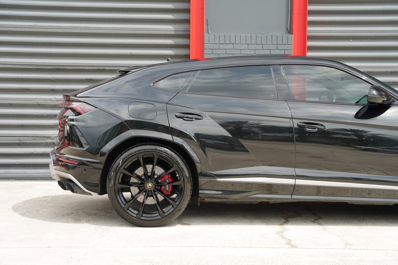 Used 2019 Lamborghini Urus AWD/4WD image 10