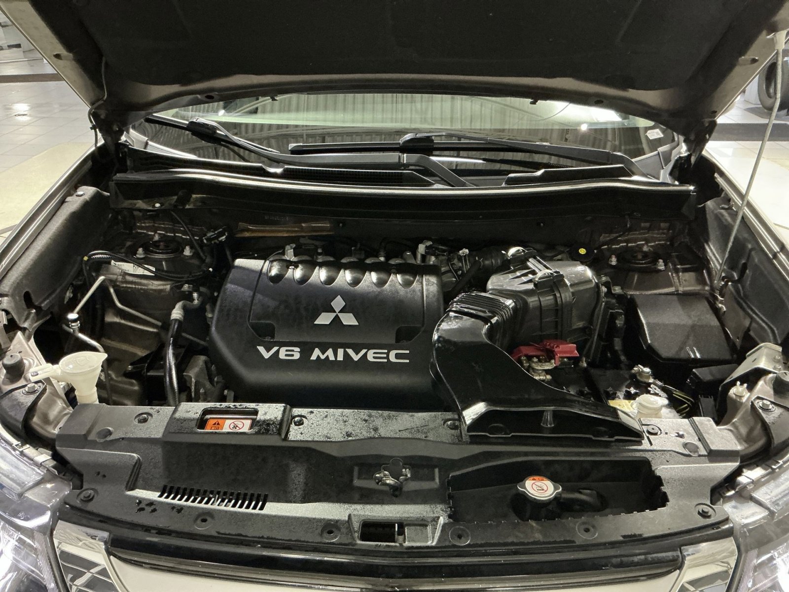 Used 2018 Mitsubishi Outlander GT AWD/4WD image 35