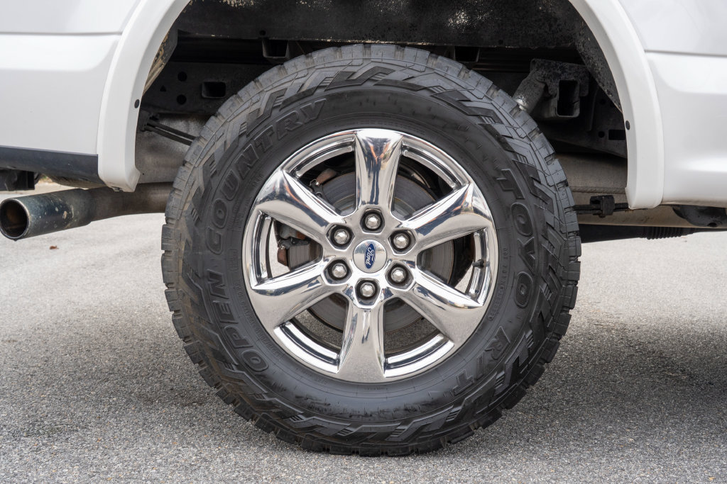 Used 2019 Ford F150 Lariat w/ Equipment Group 502A Luxury RWD image 31
