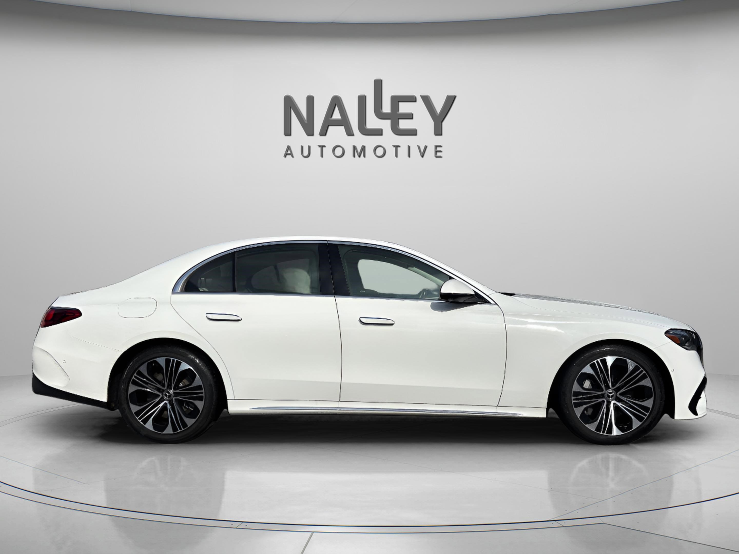 Used 2024 Mercedes-Benz E 450 4MATIC Sedan image 5